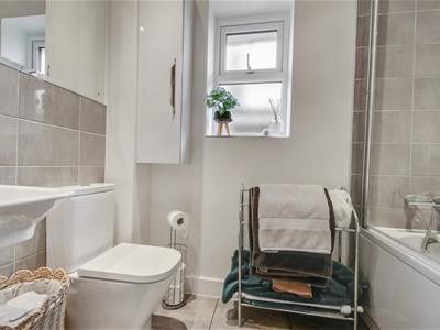 Property image 9 of home to buy in Lime Way, Radlett